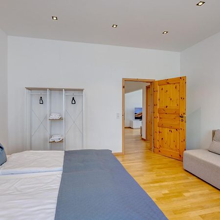 Kaza Guesthouse, Centrally Located 2 & 3 Bedroom Apartments In Augsburg Eksteriør billede