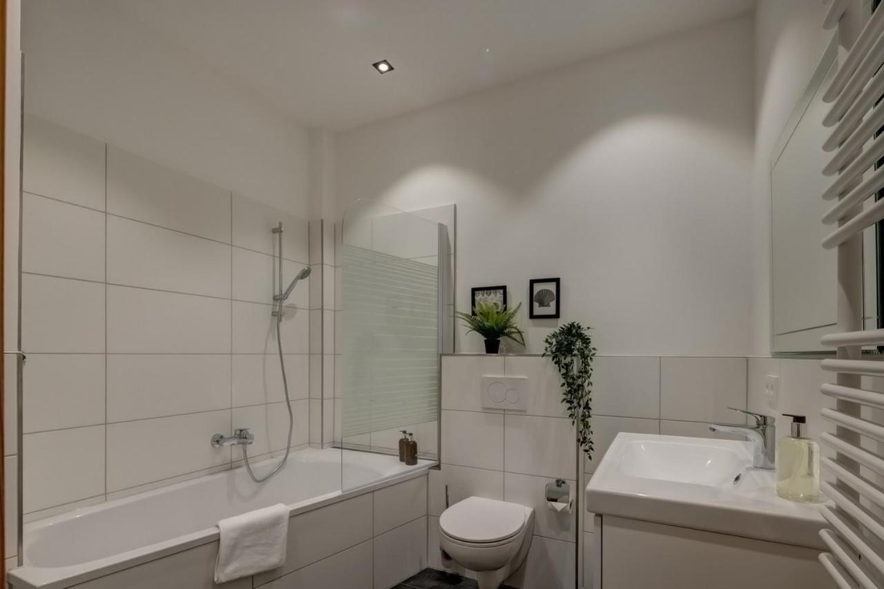 Kaza Guesthouse, Centrally Located 2 & 3 Bedroom Apartments In Augsburg Eksteriør billede