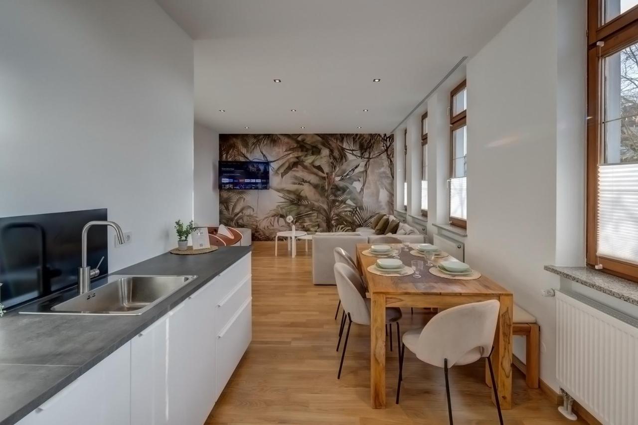 Kaza Guesthouse, Centrally Located 2 & 3 Bedroom Apartments In Augsburg Eksteriør billede