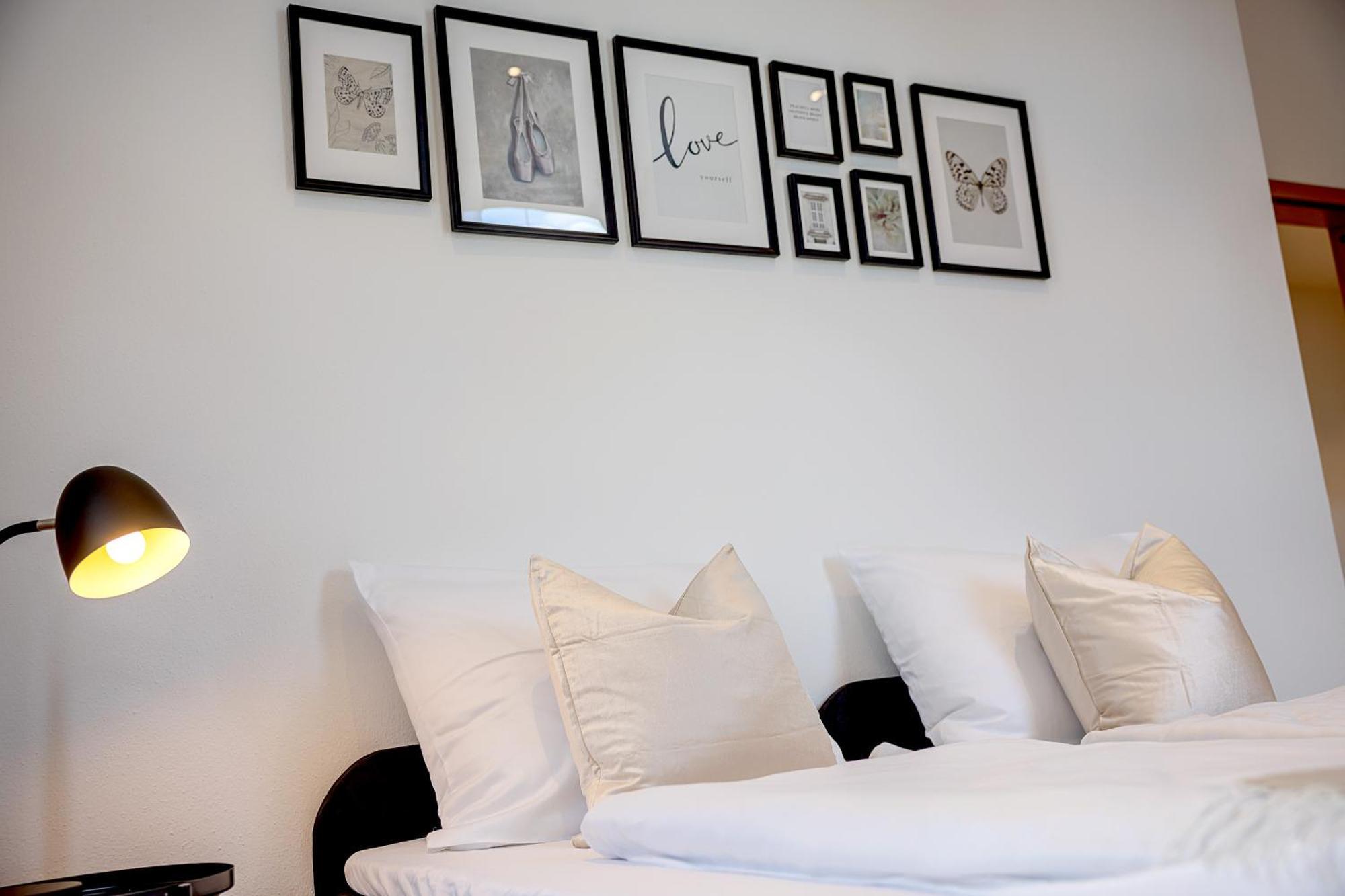 Kaza Guesthouse, Centrally Located 2 & 3 Bedroom Apartments In Augsburg Eksteriør billede