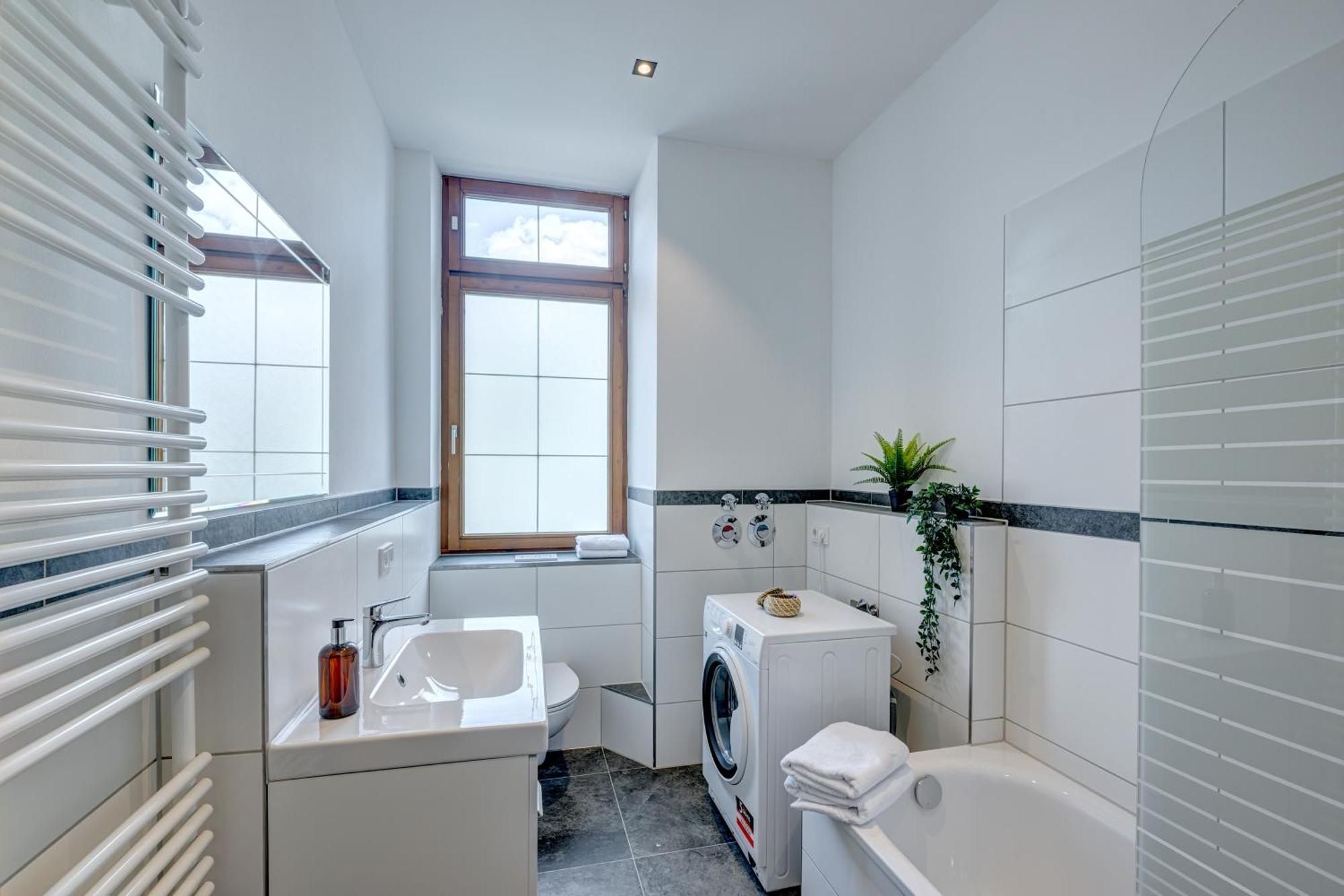 Kaza Guesthouse, Centrally Located 2 & 3 Bedroom Apartments In Augsburg Eksteriør billede