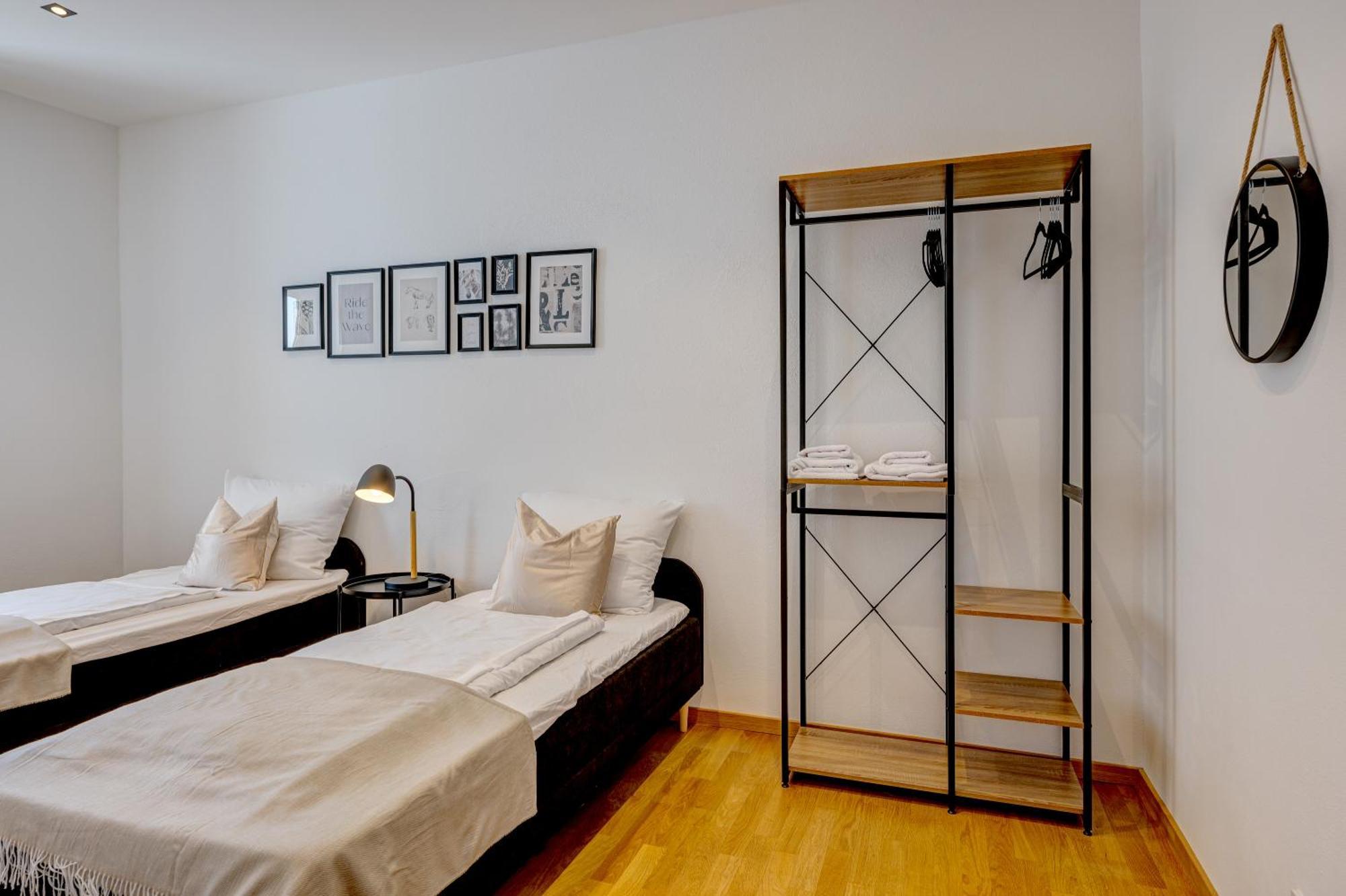 Kaza Guesthouse, Centrally Located 2 & 3 Bedroom Apartments In Augsburg Eksteriør billede