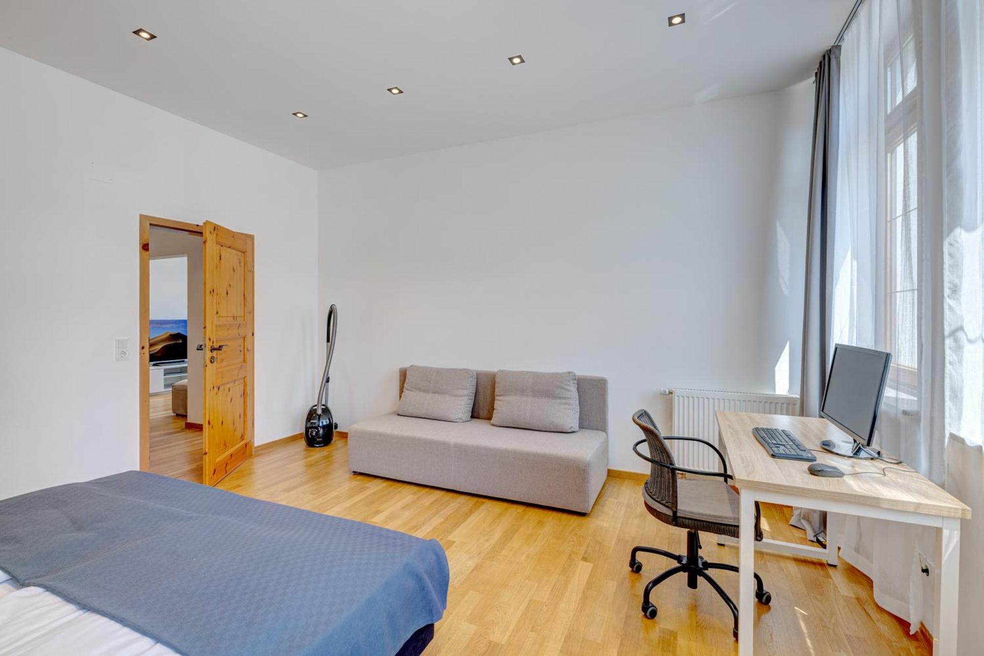 Kaza Guesthouse, Centrally Located 2 & 3 Bedroom Apartments In Augsburg Eksteriør billede