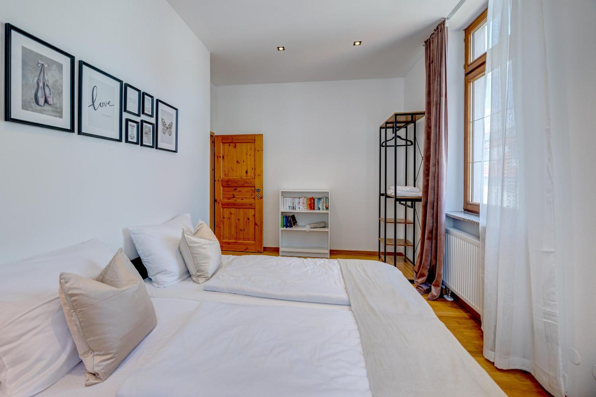 Kaza Guesthouse, Centrally Located 2 & 3 Bedroom Apartments In Augsburg Eksteriør billede